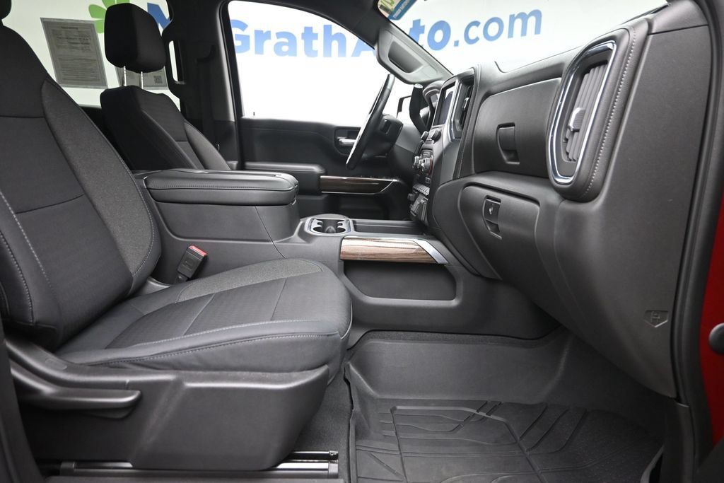 Used 2019 Chevrolet Silverado 1500 RST AWD/4WD image 9