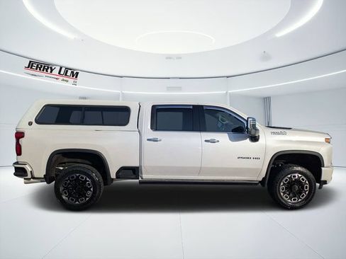 Used 2021 Chevrolet Silverado 2500 High Country AWD/4WD image 2