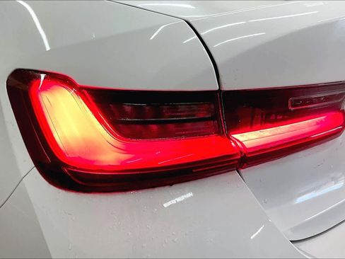 Used 2025 BMW 330i Sedan w/ Convenience Package image 32