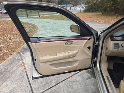 Used 2007 Cadillac DTS image 37