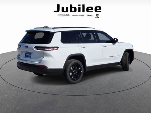 New 2025 Jeep Grand Cherokee L Altitude AWD/4WD image 5