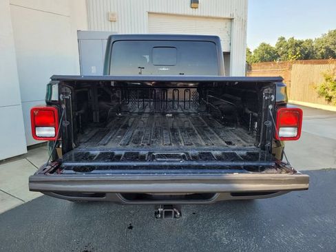 Used 2020 Jeep Gladiator Sport w/ Quick Order Package 24S AWD/4WD image 27