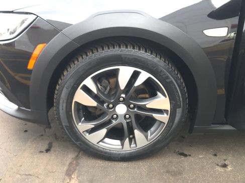 Used 2018 Buick Regal Essence w/ Driver Confidence Package #1 image 38