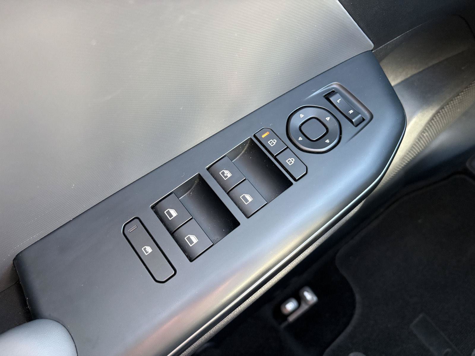 Used 2025 Kia K4 FWD image 37