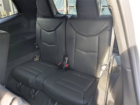 New 2025 Cadillac XT6 Luxury image 17