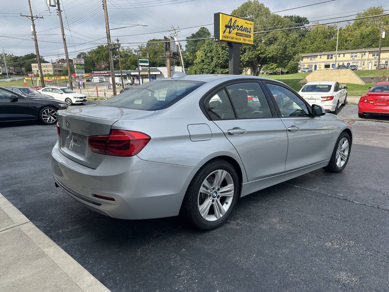 Used 2016 BMW 328i xDrive Sedan w/ Premium Package AWD/4WD image 7
