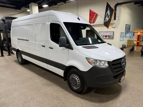 Used 2021 Mercedes-Benz Sprinter 3500 image 5