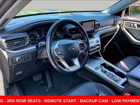 Used 2022 Ford Explorer XLT w/ Equipment Group 202A AWD/4WD image 17