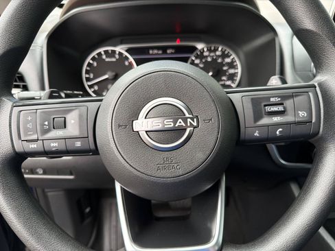 Used 2023 Nissan Rogue S AWD/4WD image 18