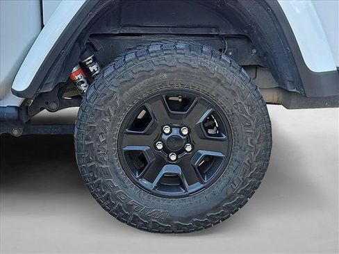 Used 2021 Jeep Gladiator Mojave AWD/4WD image 19