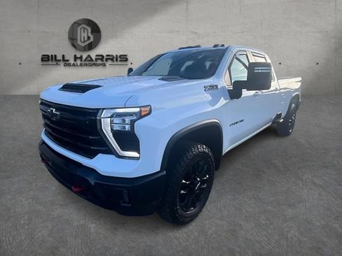 Used 2025 Chevrolet Silverado 2500 LT w/ Trail Boss Package AWD/4WD image 1