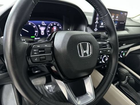 Used 2023 Honda Accord Touring image 11