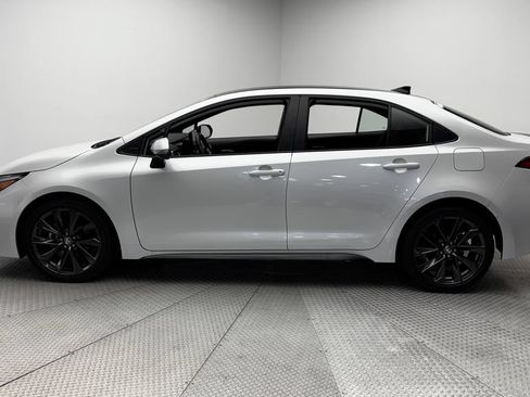 Used 2025 Toyota Corolla SE FWD image 4