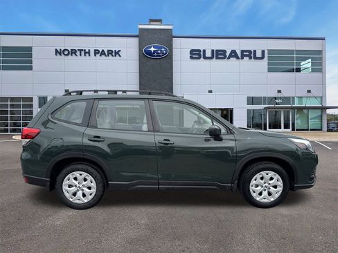 Used 2023 Subaru Forester image 2
