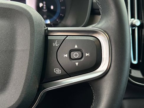 Certified 2023 Volvo XC40 B5 Ultimate w/ Protection Package Premier image 28