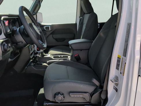 New 2025 Jeep Gladiator Sport image 28