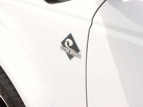 Used 2025 Ford Bronco Outer Banks AWD/4WD image 11