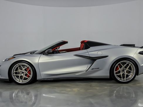 Used 2023 Chevrolet Corvette Z06 RWD image 8