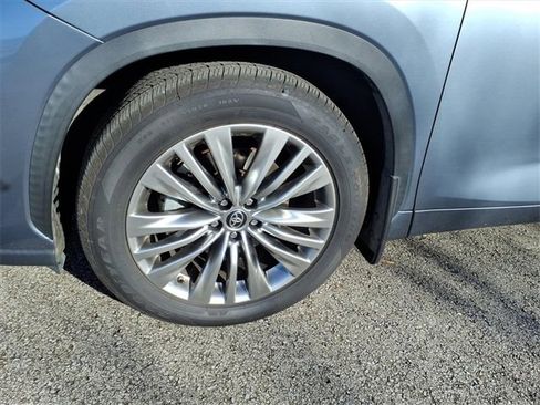 Used 2020 Toyota Highlander Platinum image 6