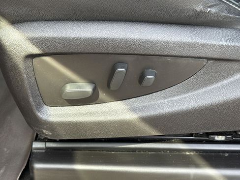 Used 2018 GMC Sierra 3500 SLE w/ SLE Preferred Package image 18