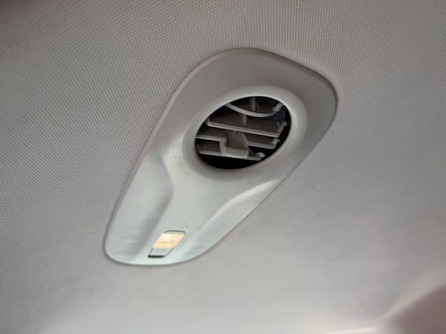 Used 2021 Chrysler Pacifica Touring-L w/ Premium & Safety Sphere Group FWD image 28