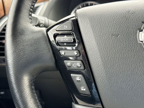 Used 2024 Nissan Armada SL w/ Captain's Chairs Package image 19