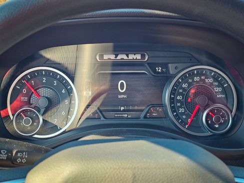 New 2026 RAM 1500 Express AWD/4WD image 16