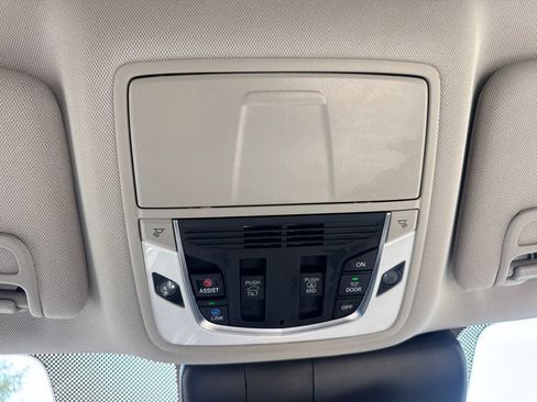 Used 2025 Acura RDX SH-AWD w/ Technology Package image 28