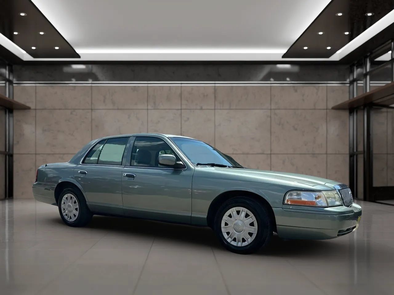 Used 2005 Mercury Grand Marquis GS RWD image 2