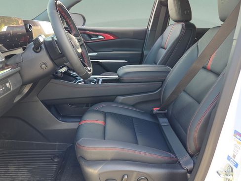 New 2026 Chevrolet Traverse RS w/ LPO, Floor Liner Package FWD image 9