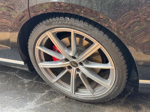 Used 2023 Audi S8 w/ S8 Executive Package image 5