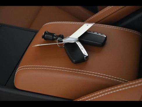 Used 2024 Jaguar F-TYPE R AWD/4WD image 16