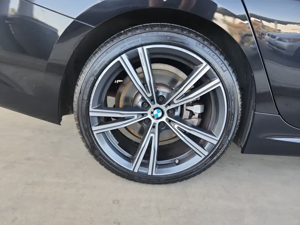 Used 2022 BMW 330i xDrive Sedan w/ M Sport Package AWD/4WD image 9