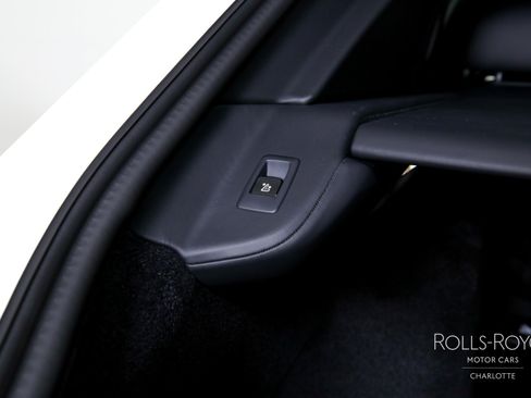Certified 2025 Rolls-Royce Cullinan AWD/4WD image 25
