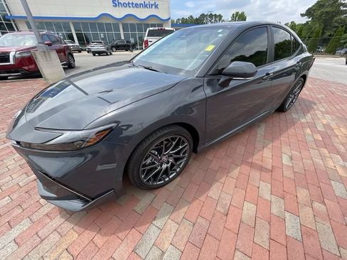 Used 2025 Toyota Camry XSE FWD image 28