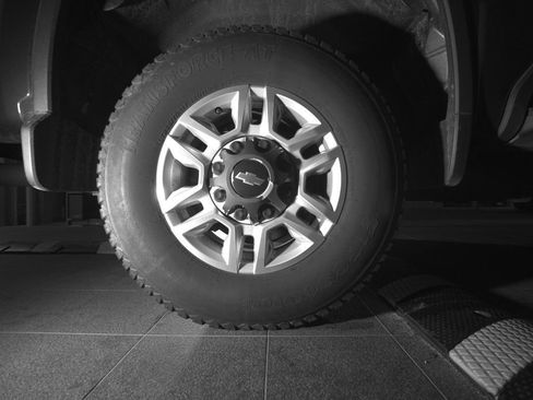 Used 2024 Chevrolet Silverado 2500 LT w/ Convenience Package AWD/4WD image 23