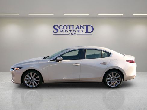 Used 2025 MAZDA MAZDA3 s FWD image 1