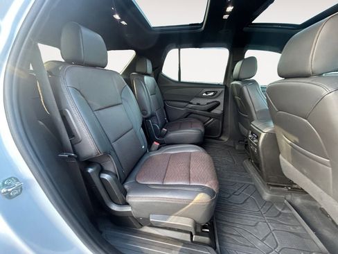 Used 2023 Chevrolet Traverse High Country image 11