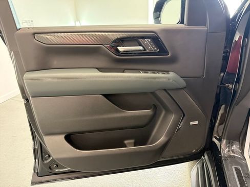 New 2026 GMC Yukon AT4 w/ LPO, Floor Liner Package AWD/4WD image 14