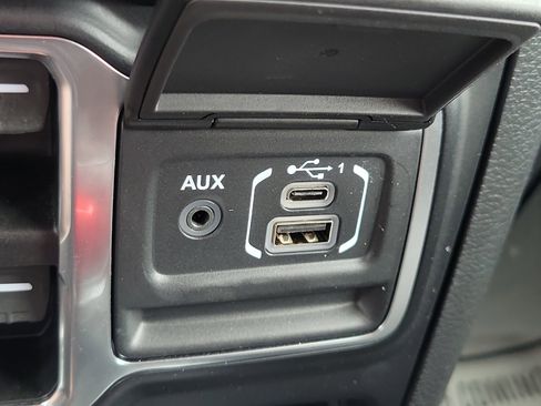 Used 2021 Jeep Wrangler Unlimited Sahara AWD/4WD image 23