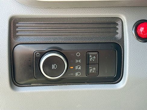 Used 2023 Ford F550 4x4 Regular Cab Super Duty image 11