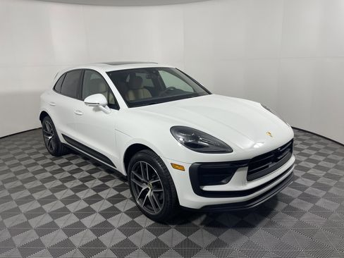 Used 2025 Porsche Macan image 9