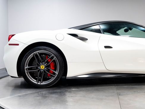 Used 2016 Ferrari 488 GTB RWD image 23