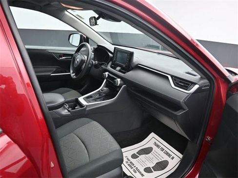 Used 2021 Toyota RAV4 XLE w/ Convenience Package image 17