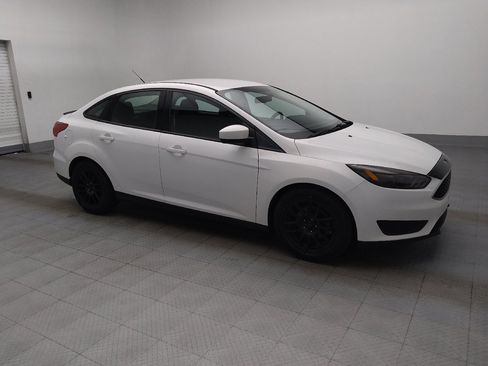 Used 2018 Ford Focus SE FWD image 11