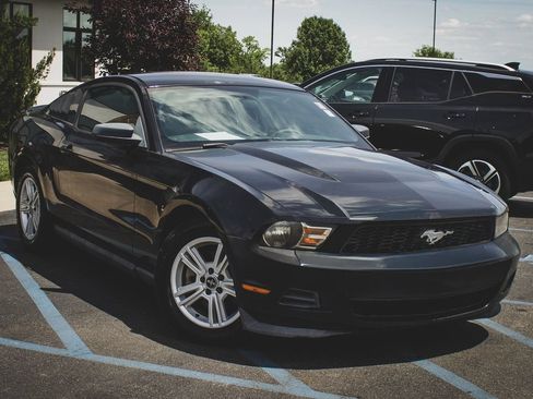 Used 2012 Ford Mustang Coupe RWD image 11