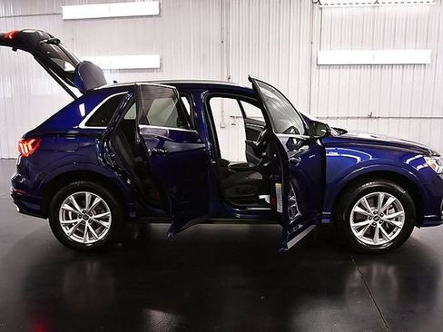 Used 2025 Audi Q3 2.0T Premium image 32