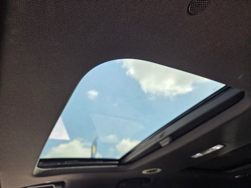 Certified 2023 Chevrolet Traverse Premier w/ Redline Edition image 7