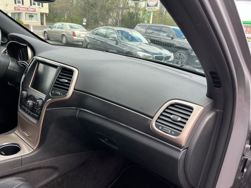 Used 2015 Jeep Grand Cherokee Limited image 16