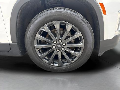 Used 2023 Chevrolet Traverse RS AWD/4WD image 2